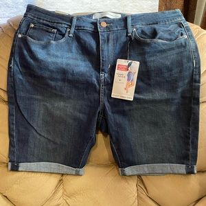 Levi’s shorts